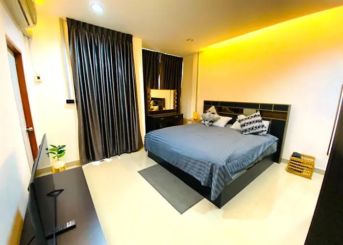 Cozy Nest Near Downtown Villa