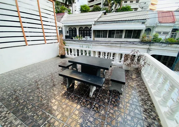 Cozy Nest Near Downtown Villa *